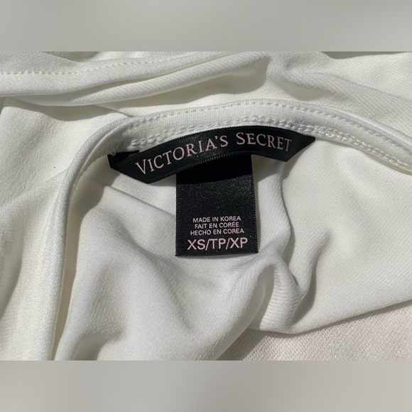 NWOT🌟Victoria’s Secret🌟Bodycon Dress V-neck worn in back or front.3/4 Sl… - Picture 9 of 11